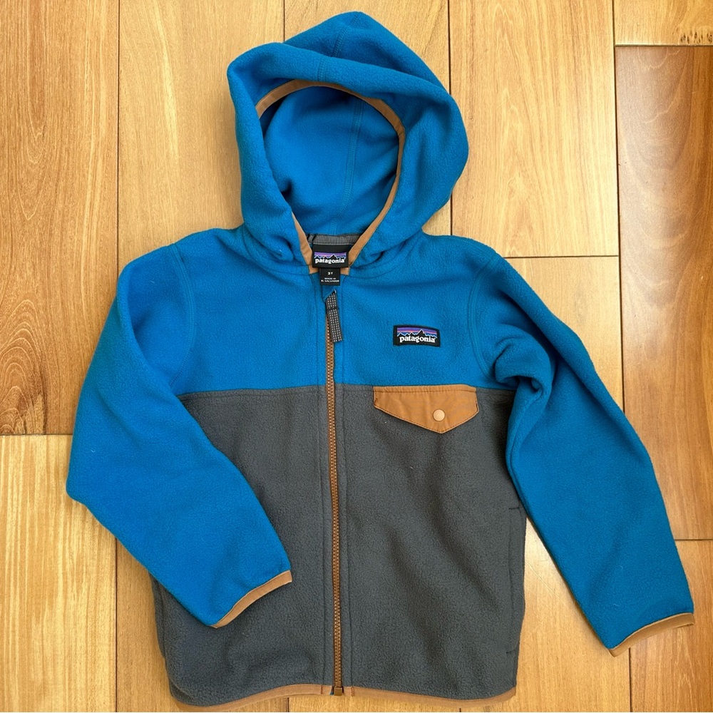 Patagonia Micro D Snap-T Fleece Jacket. Size 3T. Blue & grey. Brand new.